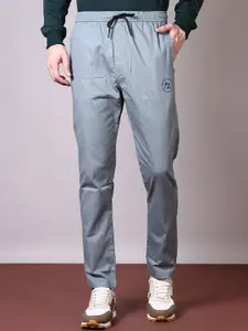 V-Mart Men Mid-Rise Cotton Regular Trousers