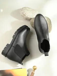 The Roadster Lifestyle Co Women Round Toe  Chealsea Boots