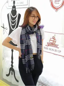 Alexvyan Women Winter Checked Scarf