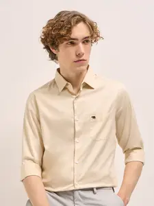 THE BEAR HOUSE Men Solid Tailored Fit Formal Shirt