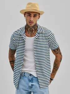 Snitch Men Smart Slim Fit Horizontal Stripes Casual Shirt