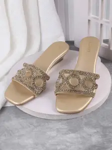 Metro Women Embellished Square Toe Open Toe Flats