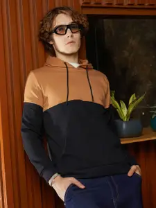 Campus Sutra Men Colourblocked Hooded Sweatshirt