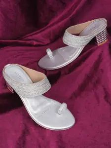 Metro Women Ethnic - Embellished Block Sandals