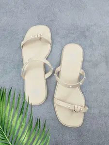 POSTCARD Women Embellished One Toe Flats