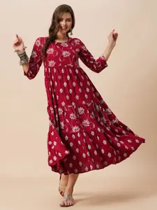 Globus Round Neck Floral Ethnic Print Gathered Tiered A-Line Midi Dress