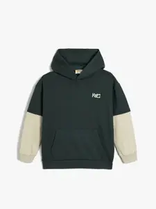 Koton Boys Colourblocked Cotton Long Sleeves Hooded Sweatshirt
