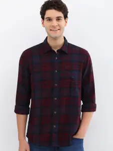 Allen Solly Men Custom Opaque Checked Casual Shirt