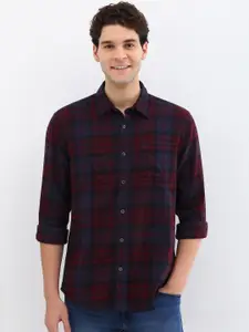 Allen Solly Men Custom Opaque Checked Casual Shirt