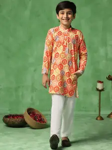 FASHION DREAM Boys Floral Printed Mandarin Collar Straight Kurta With Trousers