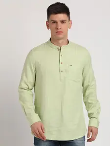 Turtle Men Relaxed Slim Fit Opaque Casual Shirt
