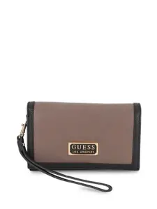 GUESS Women Abstract Textured Card Holder