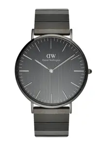 Daniel Wellington Men Dial & Stainless Steel Straps Analogue Watch DW00100777K