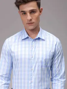 The Indian Garage Co. X Luxe Men Slim Fit Opaque Checked Formal Shirt