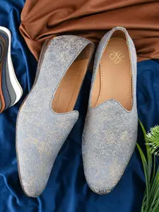 House of Pataudi  Men Textured Casual Mojaris