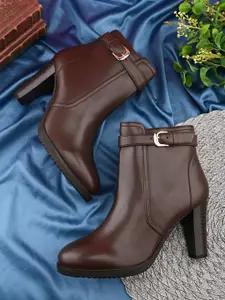 The Roadster Lifestyle Co Women Slim Heeled Chelsea Boots