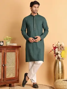 Jompers Men Embroidered Regular Sequinned Kurta with Pyjamas