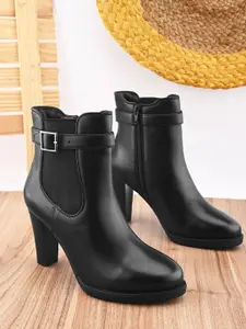The Roadster Lifestyle Co. Women Heeled Chelsea Boots