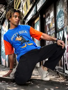 Kook N Keech Pure Cotton Looney Tunes Printed Drop-Shoulder Sleeves Oversized Fit T-shirt