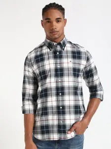 Tommy Hilfiger Men Tartan Checks Opaque Checked Casual Shirt