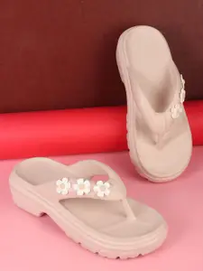 The Roadster Lifestyle Co Women Wedge Heels Sandals