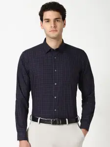 Peter England Elite Men Opaque Checked Formal Shirt
