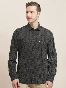 Turtle Men Relaxed Slim Fit Opaque Printed Casual Shirt