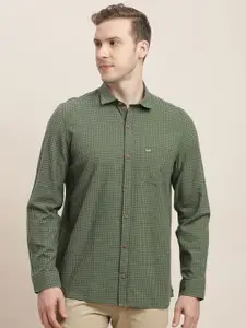 Turtle Men Relaxed Slim Fit Opaque Checked Casual Shirt