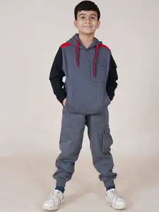 KiddoPanti Boys Colorblocked Hooded Tracksuit