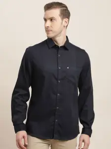 Turtle Men Relaxed Slim Fit Opaque Casual Shirt