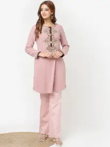 Lakshita Women Embroidered Thread Work Woollen Kurta