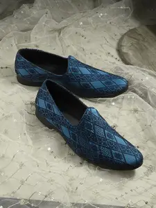 House of Pataudi Men Embroidered Casual Slip-on Mojaris