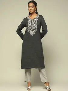 Rangriti Women Geometric Embroidered Flared Sleeves Sequinned Kurta