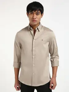 Tommy Hilfiger Men Slim Fit Opaque Casual Shirt
