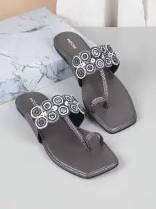 Mochi Women Ethnic One Toe Flats