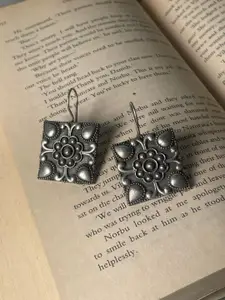 Niska Contemporary Drop Earrings