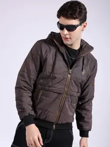 The Indian Garage Co Men Lightweight Puffer Jacket with Patchwork