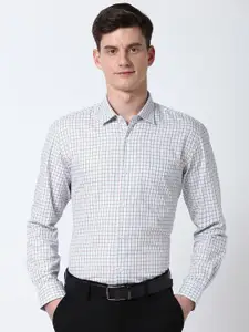 Peter England Men Spread Collar Checked Cotton Formal Shirt