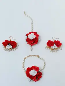 Daizy Girls Flower Beaded Maang Tikka & Earings & Bracelet