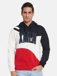 Octave Men Colourblocked Hooded Sweatshirt