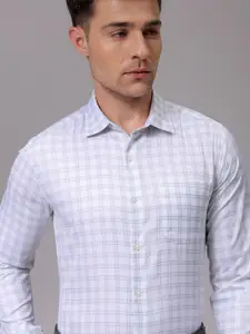 The Indian Garage Co. X Luxe Men Slim Fit Multi Stripes Opaque Striped Formal Shirt