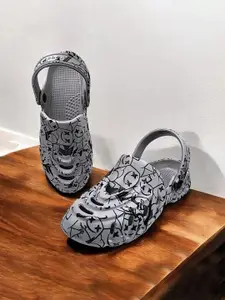 KAPYANSH Men Printed Rubber Clogs