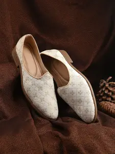 House of Pataudi Men Ethnic Embroidered Slip On Mojaris Shoes