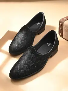 House of Pataudi Men  Embroidered Slip On Mojaris Shoes