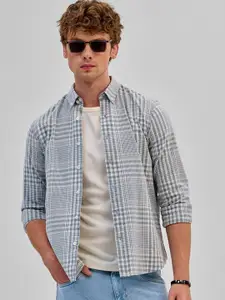 Snitch Men Smart Slim Fit Opaque Checked Casual Shirt