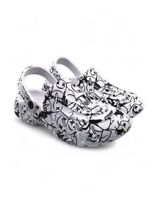 KAPYANSH Men Printed Rubber Clogs