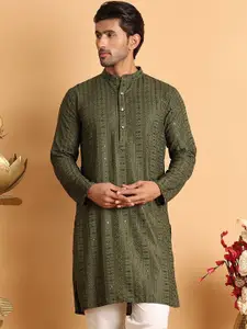 Jompers Men Geometric Embroidered Sequinned Kurta