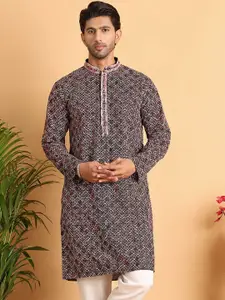 Jompers Men Geometric Embroidered Chikankari Kurta