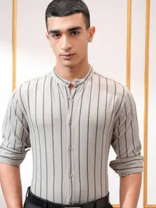 HIGHLANDER Men Slim Fit Opaque Striped Casual Shirt