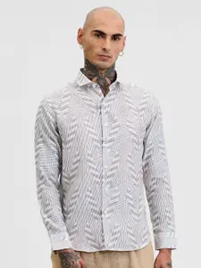 Snitch Men Smart Slim Fit Opaque Printed Casual Shirt